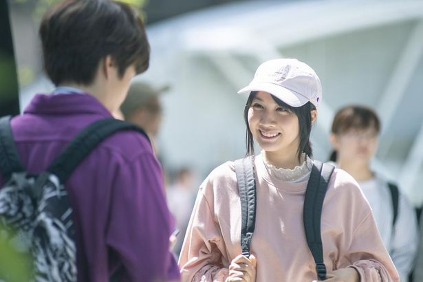 本田朝美(松本穂香)はモアイの幽霊部員