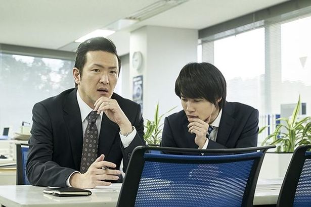 平太の教育係で頼れる先輩の西田(中村獅童)