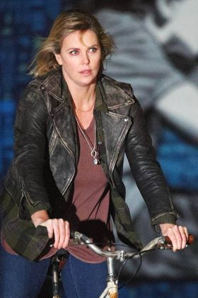 新作の役作りで増量し、激変が騒がれていたシャーリーズ・セロン