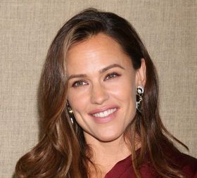 ビーチでの仲良しデートで熱愛発覚？