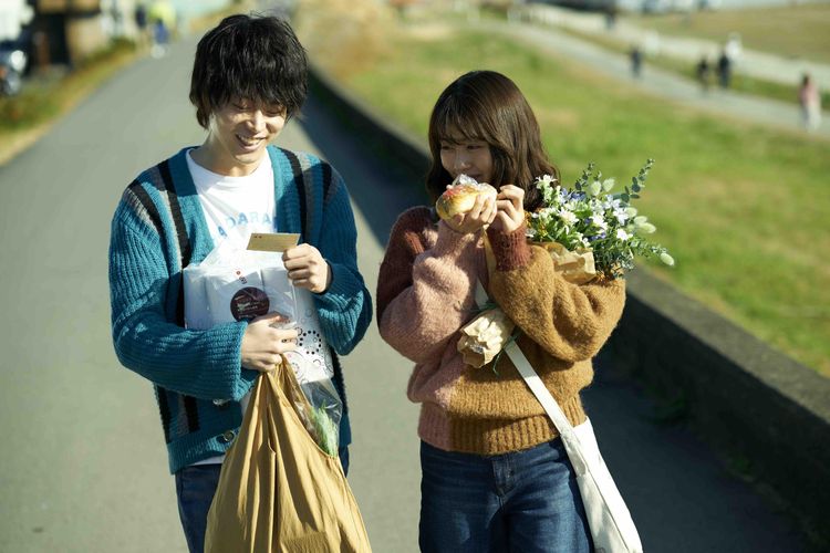 布団で抱き合う菅田将暉と有村架純…『花束みたいな恋をした』特報が解禁！