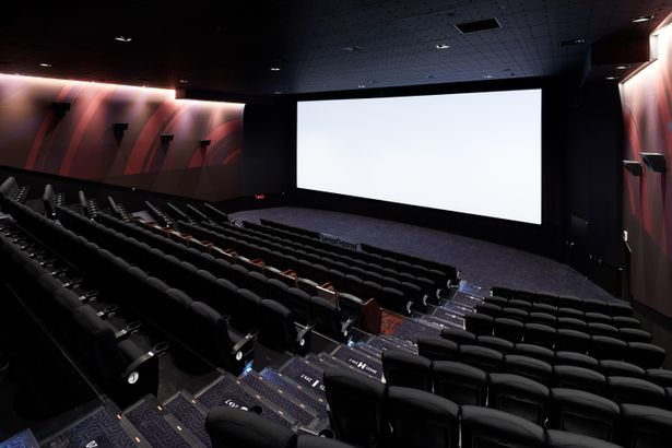 プレミアムシアター(イメージ)。圧倒的な迫力を体感できる巨大スクリーン