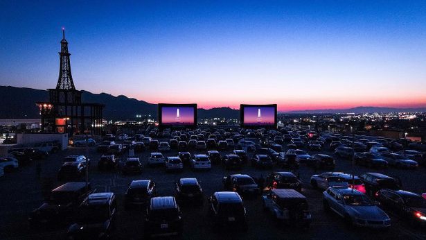 屋外映画上映とフード・トラックを組み合わせたイベントを展開している「Street Food Cinema」