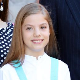 姉妹共に登校開始、髪型に個性？