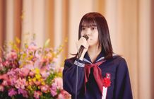 人前で堂々と発言する姿に魅了される