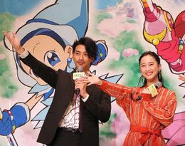 “おんぷちゃん推し”の大学生・大宮竜一の役を演じる三浦翔平が登壇