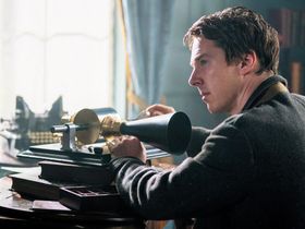 ベネディクト・カンバーバッチが天才発明家エジソンを演じる『エジソンズ・ゲーム』