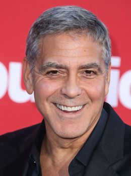 新作プロモーションで公の場に