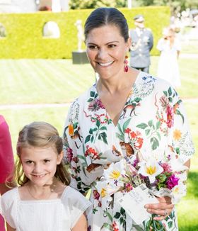 ヴィクトリア皇太子とエステル王女がファッションでシンクロ