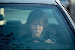 荒んだ雰囲気を表すため特殊メイクで別人のような容貌に！