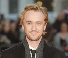 トム・フェルトン、かつての父親役ジェイソン・アイザックスと動画チャレンジ