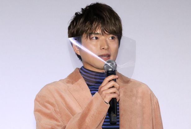 『Life 線上の僕ら』公開記念イベントに出演した白洲迅