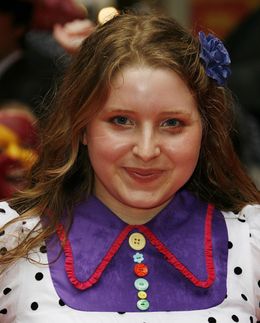 「ハリポタ」女優ジェシー・ケイブが第3子を出産