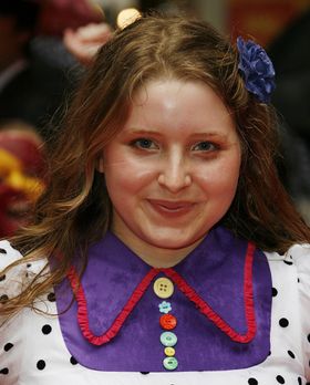 「ハリポタ」女優ジェシー・ケイブが第3子を出産