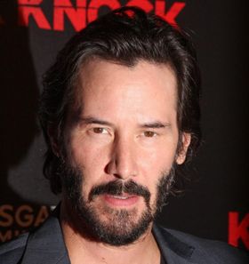 恋人アレクサンドラ・グラントとの2ショットがパパラッチされた