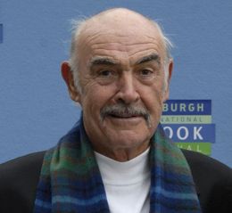 ボンド俳優に至るまでに様々な仕事を経験していた