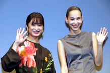 『あのこは貴族』の舞台挨拶に登壇した門脇麦と水原希子