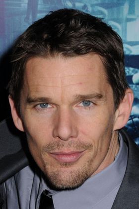 10年前のイーサンの姿。現在はさらにダンディに変貌？