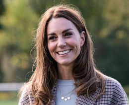 ビデオコールでの服装とお家の背景が話題に