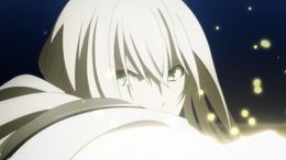 ベディヴィエールの宝具”剣を摂れ、銀色の腕”。銀の義手”アガートラム”で敵を討つ強力な攻撃