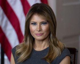 ファッショニスタのメラニア夫人、珍しく控えめコーデが続く