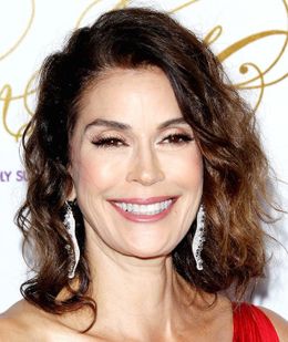 現在52歳のテリー・ハッチャーに整形疑惑が浮上