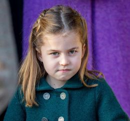 久しぶりの公の場に緊張気味？