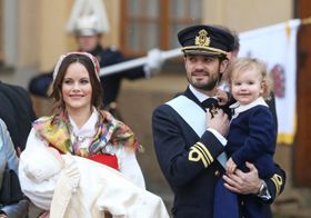 スウェーデンのカール・フィリップ王子、ソフィア妃ご一家のクリスマス写真が公開