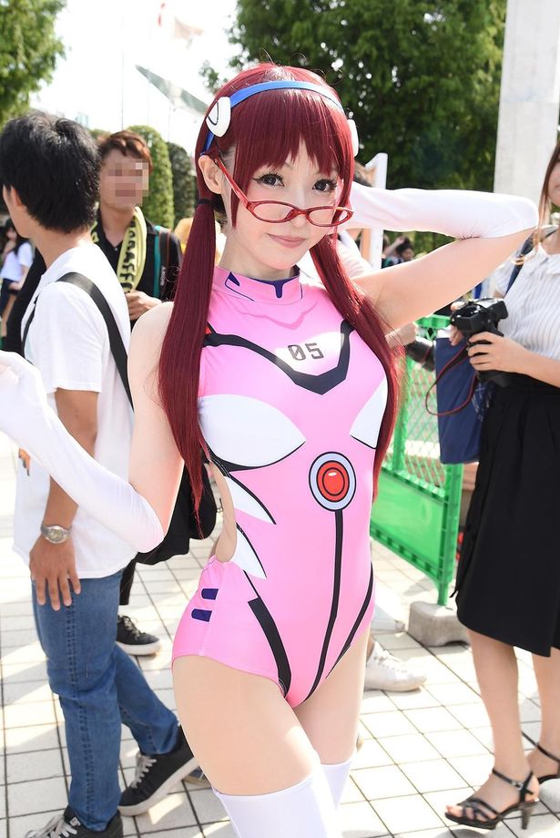 『シン・エヴァンゲリオン劇場版』の真希波・マリ・イラストリアスに扮する まゆろんさん