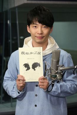 本作の主人公“先輩”を演じる星野源さんのアフレコ風景