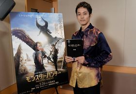 松坂桃李はアルテミスのバディ“ハンター”役の声優を務める