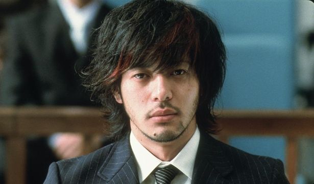 オダギリジョーと香川照之が兄弟役に扮した、緊迫感みなぎる人間ドラマ『ゆれる』(06)