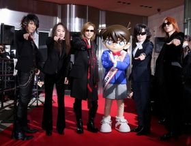X JAPANとコナン君がそれぞれの決めポーズで集合！