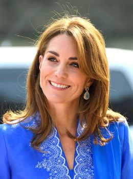 キャサリン妃、教師や親たちと本音を話し合う