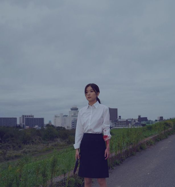 堤幸彦監督による、作品の世界観を引き立てる映像表現が、さらに興味を惹く