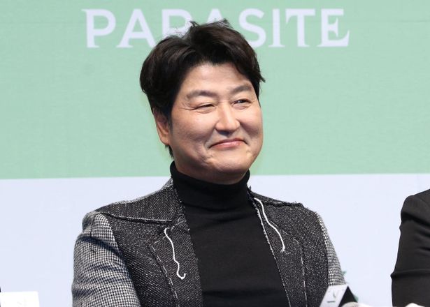 アカデミー賞受賞作『パラサイト 半地下の家族』で一躍世界的スターの仲間入りを果たしたソン・ガンホ