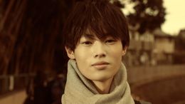 映画劇中で窪塚洋介が演じた夫の少年時代を彷彿とさせる役を、窪塚愛流が好演！