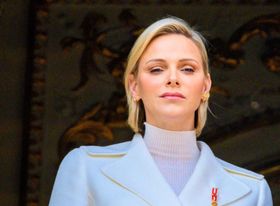 シャルレーヌ公妃、ハーフバズカットからツーブロックヘアにチェンジ