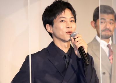 『あの頃。』の公開記念舞台挨拶に登壇した松坂桃李