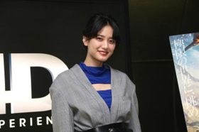 山崎紘菜が『映画モンスターハンター』のMX4D上映会に登壇！