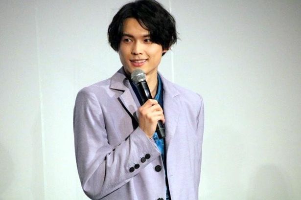 【写真を見る】松村北斗、恋愛観を赤裸々告白！