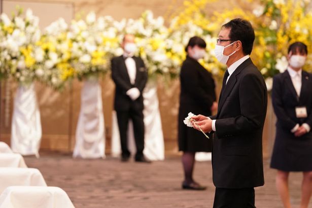 「お別れの会」に出席した五木ひろし