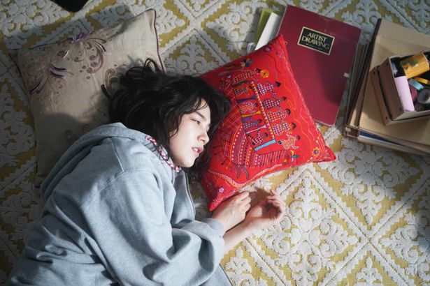 のん演じる主人公の美大生いつかは、コロナ禍で発表の場を失い無気力になる。