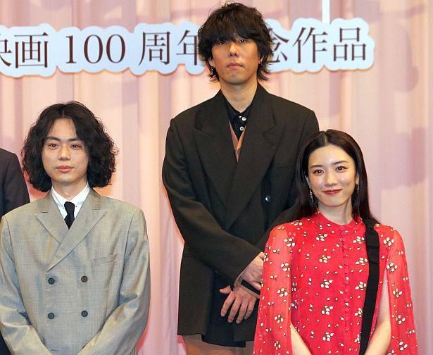 登壇した菅田将暉、永野芽郁、野田洋次郎