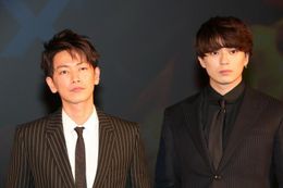 『るろうに剣心 最終章 The Final』のイベントに登壇した佐藤健と新田真剣佑