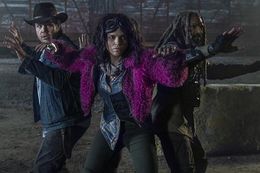 エキセントリックなプリンセスを演じるパオラ・ラサロ