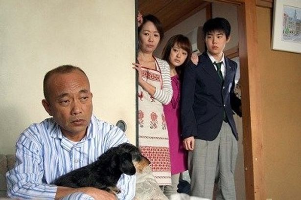 竹中直人扮するおちゃめなお父さんもたまらなくいい