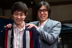 撮影所で働く仲間だったゴウ(菅田将暉)とテラシン (野田洋次郎)は夢を追い求めるが…