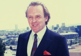 『羊たちの沈黙』のレクター博士役でおなじみ。写真は1991年のアンソニー・ホプキンス