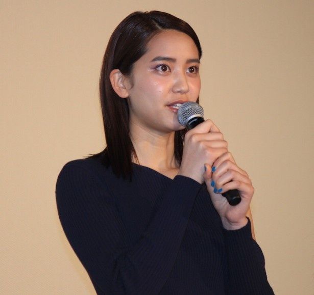 初日舞台挨拶に登壇した山崎紘菜
